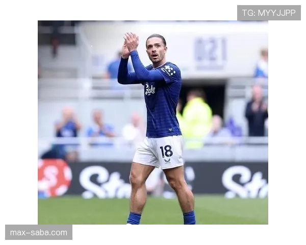 格拉利什连续边路传中撕开对手防线，强强对话中创造更多射门机会